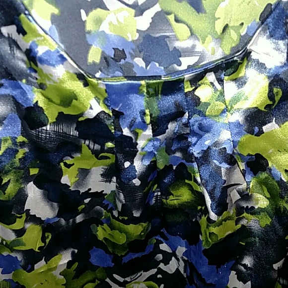 $5 MUST BUNDLE ❤️ Harvé b.  career top So pretty - Picture 2 of 3